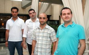 Από αριστερά διακρίνονται οι Γιώργος Γάτος και Απόστολος Κρητικός (που διοργανώνουν το Open Coffee), Νίκος Παπανώτας (του Social Whale) και Βασίλης Τσουλής (του Style Gift).